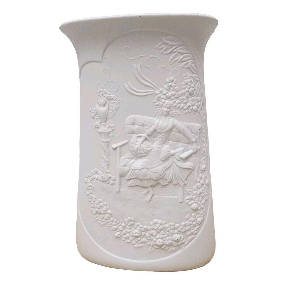 AK Kaiser Bisque Vase LADY ON BENCH Romantic Pastoral Scene Signed M.Frey 0316